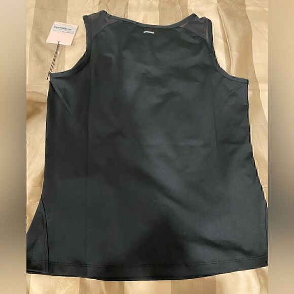 Chrissie By Tail Black Scoop Neck Athletic Top With Pits Mesh Size S New - Picture 3 of 6